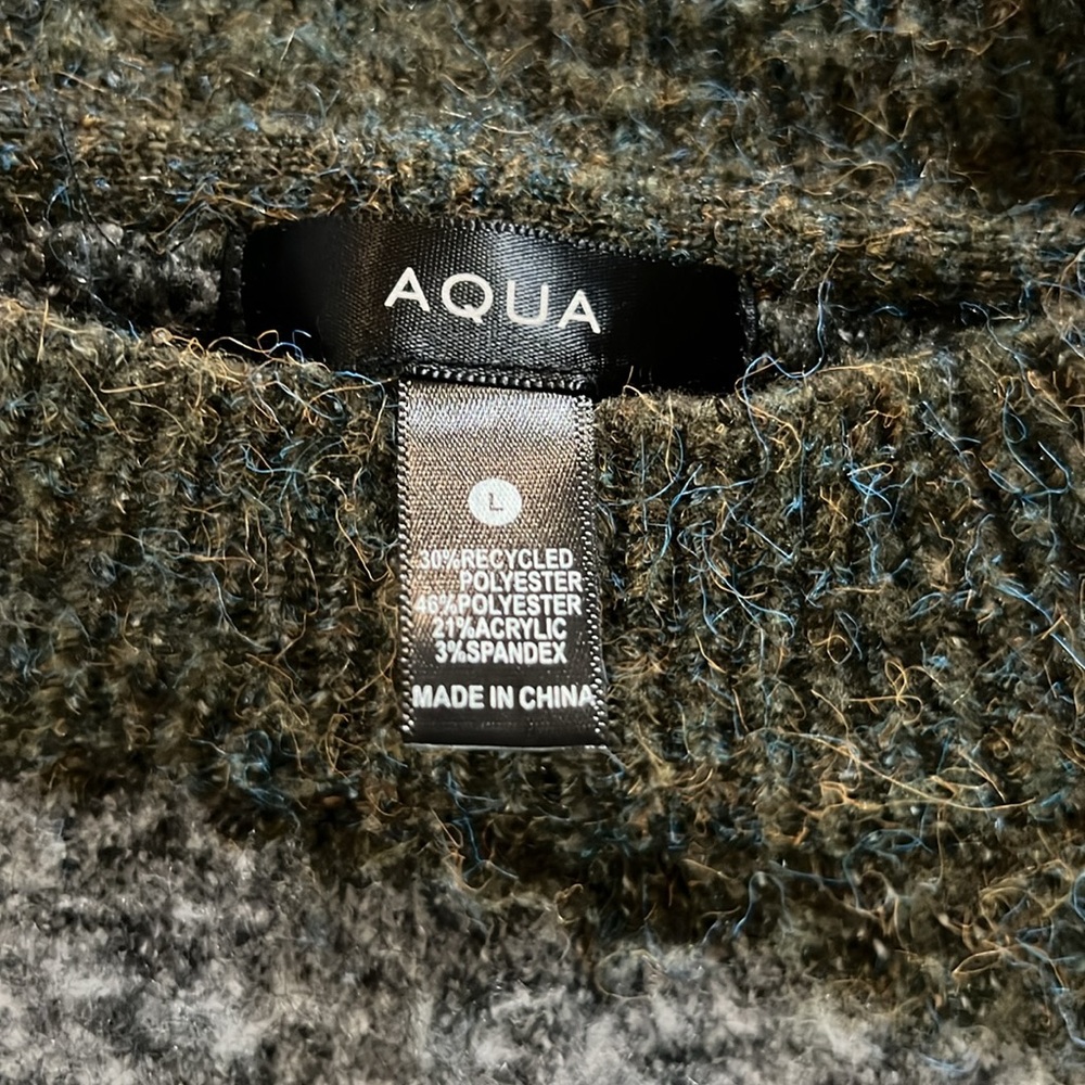 Sweater - Picture 4 of 4